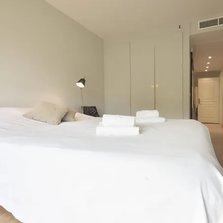 2-br With Pool & Garage - 10 Min Walk To Center