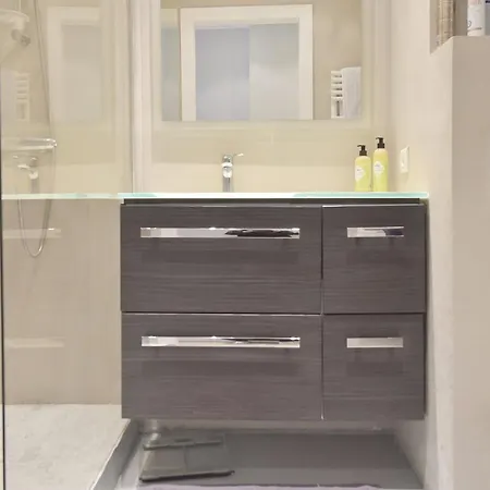 2-br With Pool & Garage - 10 Min Walk To Center